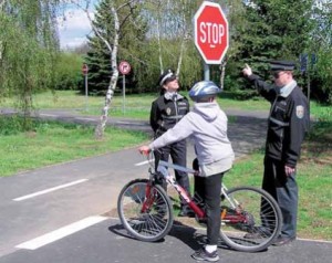 Na dodržování pravidel silničního provozu bedlivě dohlíželi strážníci